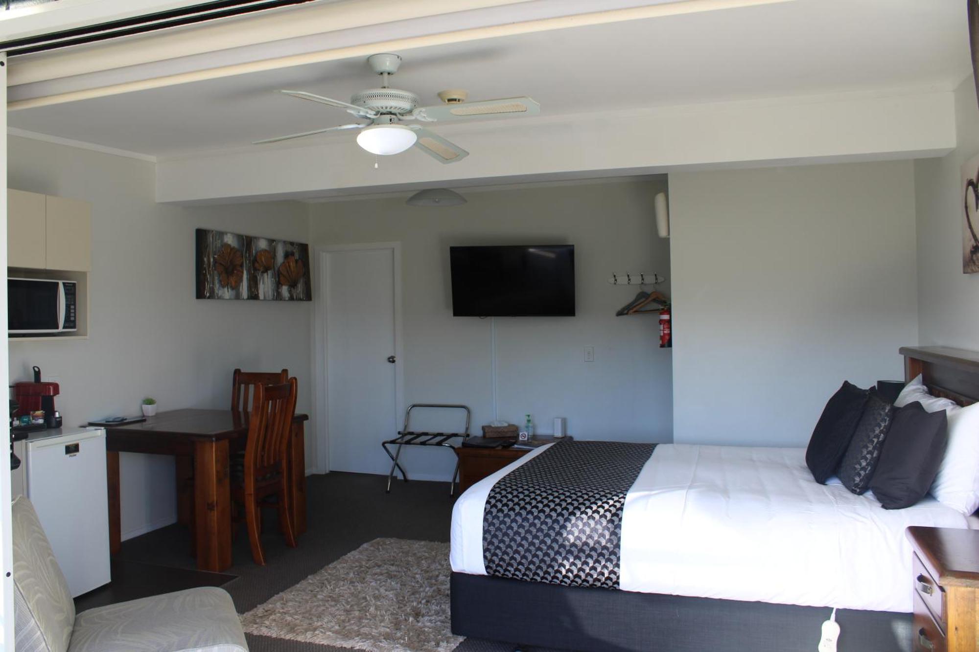 Coromandel Seaview Motel Exterior photo